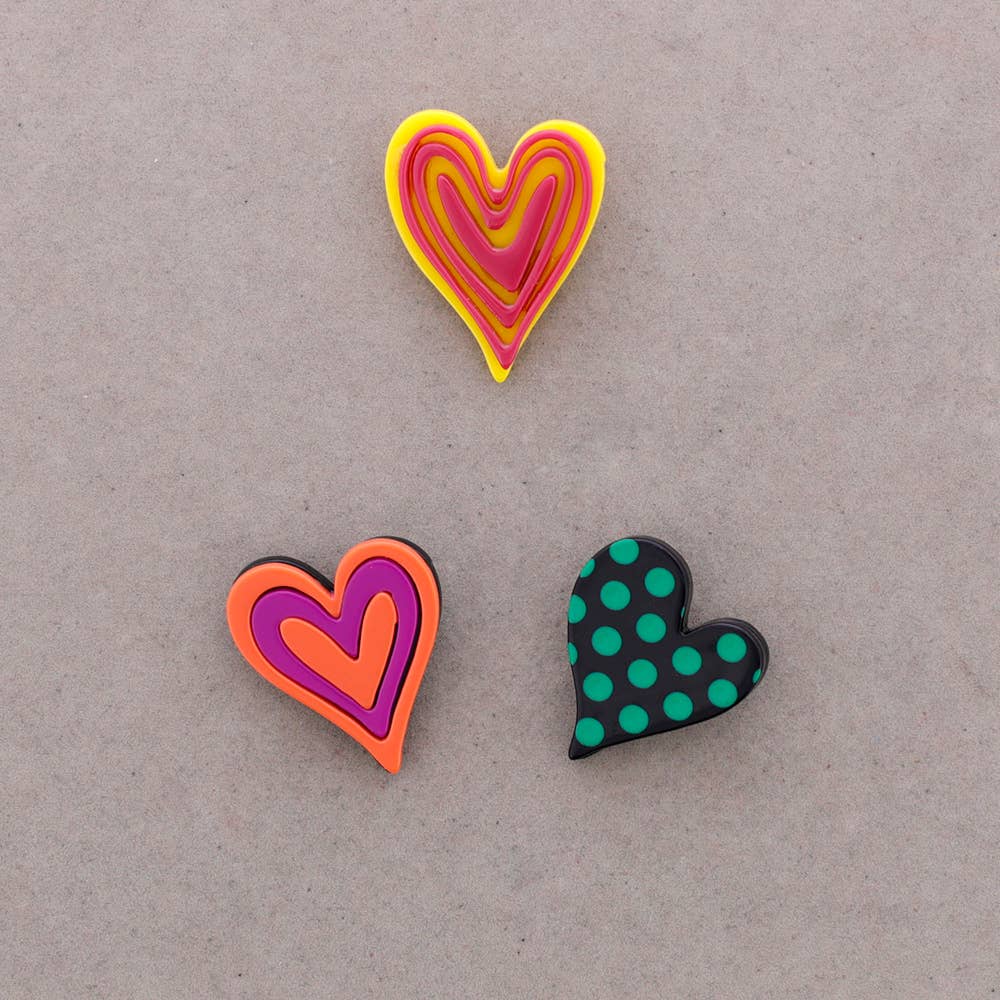 Broche Set Triple Corazón Resina