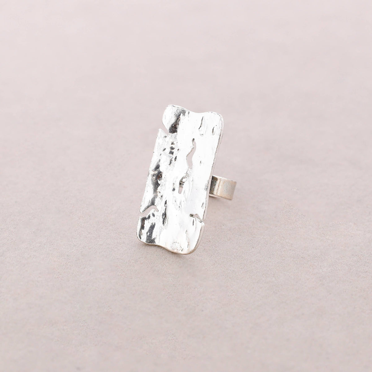 Anillo de detalle rectangular Metal