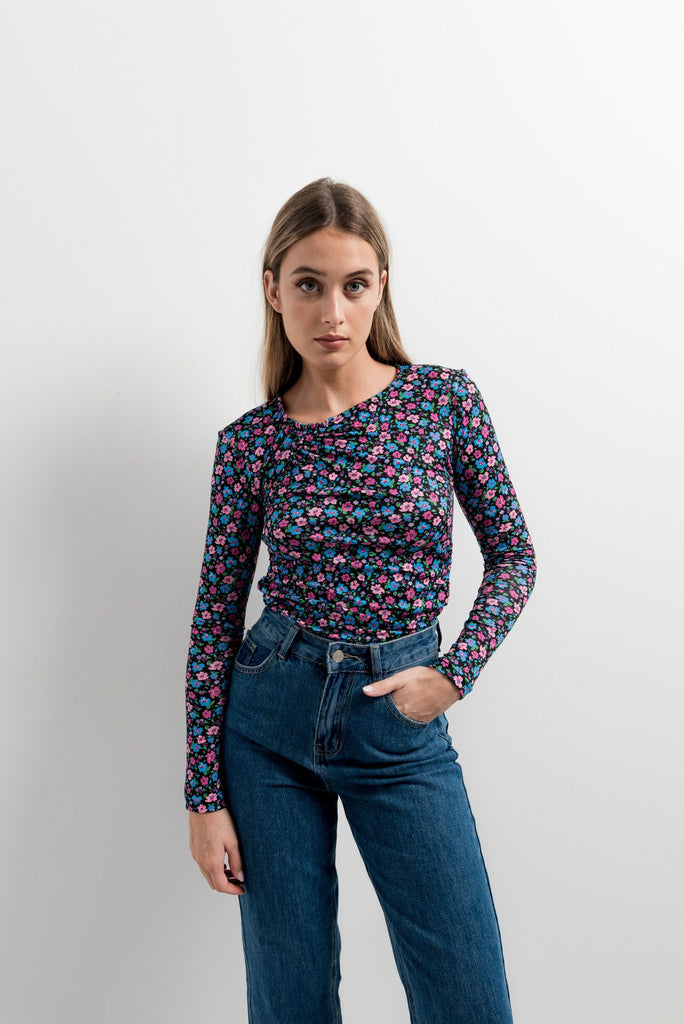 Camiseta Asimetrica Estampada Flores - Foto