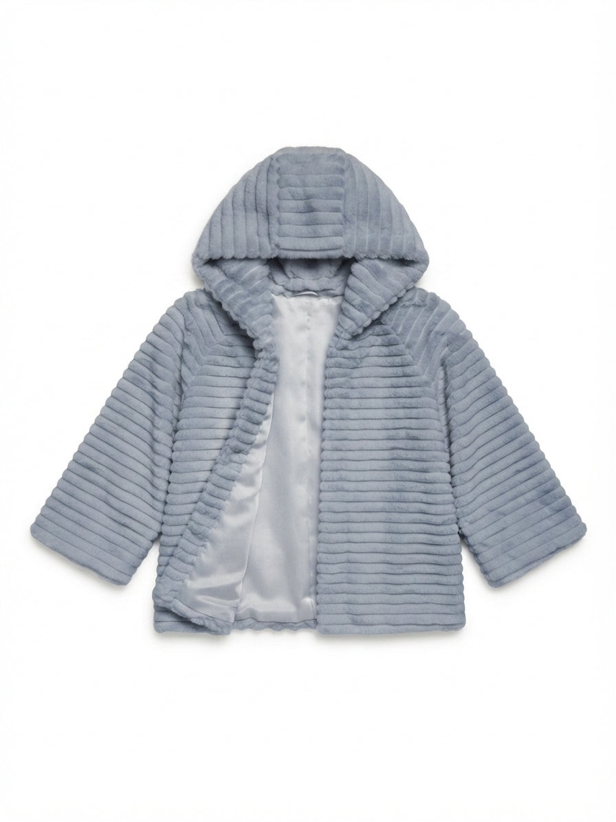 Poncho capa con capucha peluda
