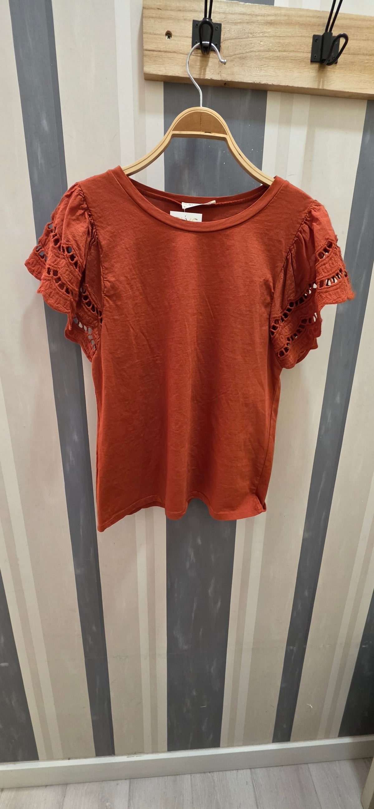 Camiseta Lisa Manga Encaje - Foto